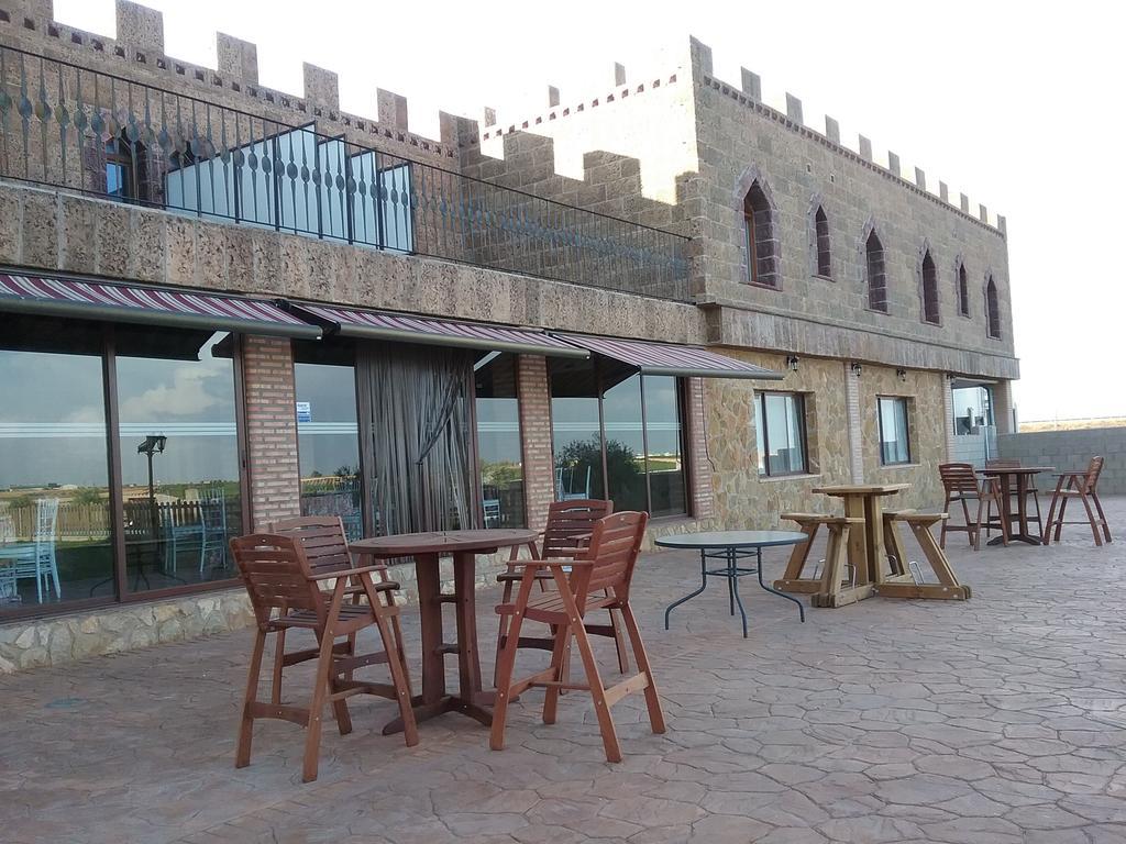 Hotel Vinedos Y Bodegas El Castillo Villarrobledo Exterior foto